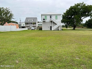 129 Vista Dr, Pass Christian, MS 39571