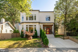 3015 26th St NE, Washington, DC 20018