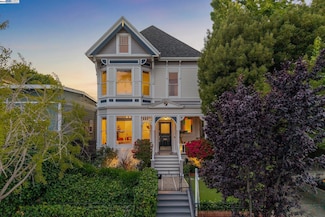 1709 Myrtle St, Oakland, CA 94607