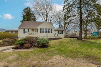 2795 Hillcrest Rd, Dubuque, IA 52001