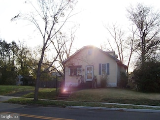 72 Hiawatha Rd, Somerdale, NJ 08083