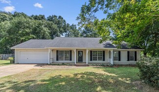 104 Prentice Ct, Dothan, AL 36305