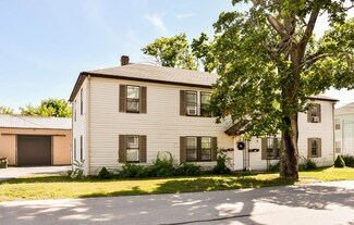 11 Hartley St, Webster, MA 01570