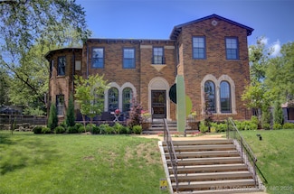2156 S Owasso Place, Tulsa, OK 74114