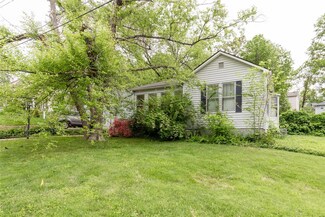 857 Clark Ave, Webster Groves, MO 63119