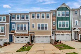 2735 Hunter Woods Dr Unit 571, Apex, NC 27502