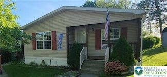 20 Hickory Hills Dr, Bath, PA 18014