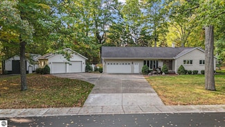 100 Maple Ave, Frankfort, MI 49635