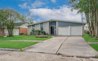 2508 Grape Ln, Pasadena, TX 77502