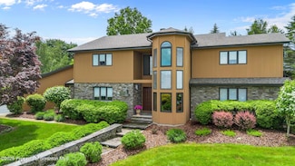 118 Estate Dr, Clarks Summit, PA 18411