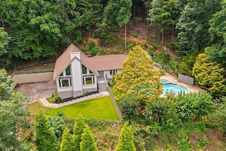 2219 Rocky Face Cir, Dalton, GA 30720