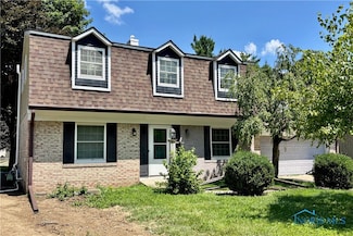 1085 Birch Dr, Perrysburg, OH 43551