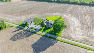 1319 Medlin Rd, Centralia, IL 62801