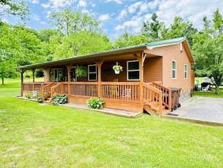 675 Stanford St, Crab Orchard, KY 40419