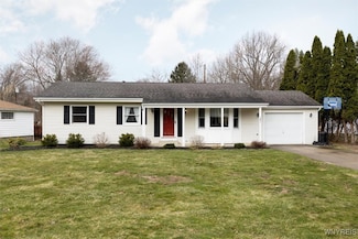 181 Maple Dr, Orchard Park, NY 14127