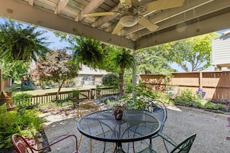 2902 Shady Lake Cir, Carrollton, TX 75006