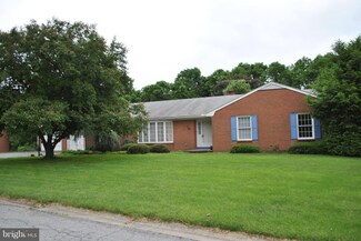 19605 Granada Ln, Hagerstown, MD 21742