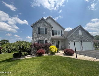 215 Red Fox Dr, Duncansville, PA 16635