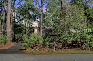 20 Marblehead Rd, Hilton Head Island, SC 29926