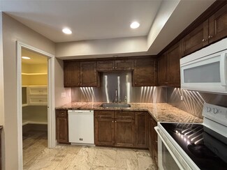 2219 Triway Ln Unit 240, Houston, TX 77043