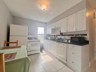 6 Rice St Unit 2, Cambridge, MA 02140