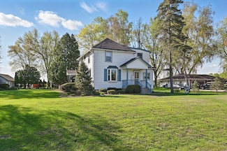 S81W17005 Woods Rd, Muskego, WI 53150