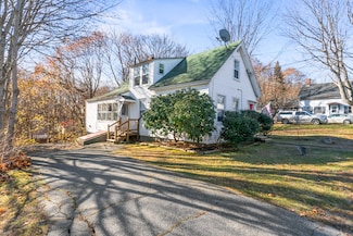 70 Spring St, Gardiner, ME 04345