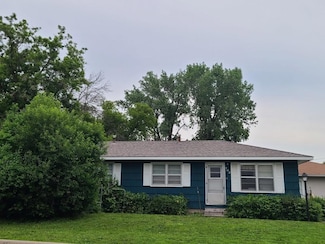 402 4th St NW, Dodge Center, MN 55927