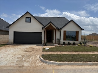 9708 E 132nd St S, Bixby, OK 74008