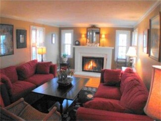 29 Bay St, Quincy, MA 02171