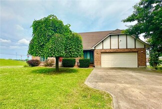 501 SW Mitchell St, Oak Grove, MO 64075