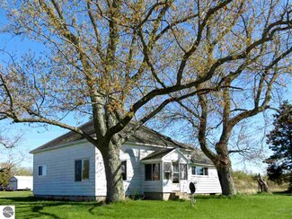 15131 Beecher St, Thompsonville, MI 49683