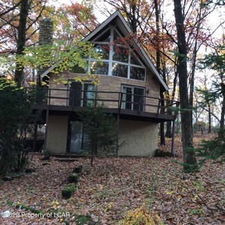 50 Monument Dr, Hazle Township, PA 18202