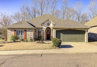 305 Belize Ct, Vicksburg, MS 39180