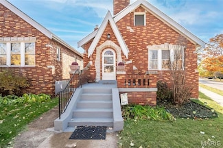 5458 Murdoch Ave, Saint Louis, MO 63109