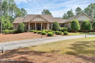 725 Donald Ross Dr, Pinehurst, NC 28374