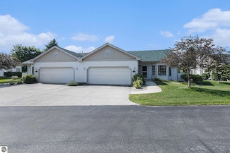 301 Golf View Ln, Elk Rapids, MI 49629