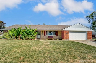 319 Camborne Dr, Englewood, OH 45322