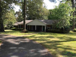 202 Harper Dr, Marshall, TX 75672