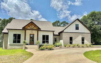 36 Church Cir, Greenbrier, AR 72058