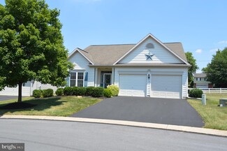 13 Pleasant Rd, Gordonville, PA 17529