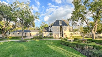 372 Robbins Dr, Houston, TX 77024