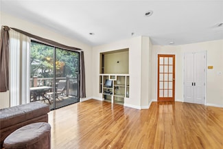 615 Broadway Unit 46, Amityville, NY 11701