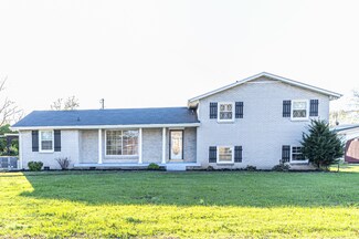 2713 Arbor St, Clarksville, TN 37042