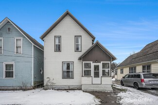 816 8th St NW, Grand Rapids, MI 49504