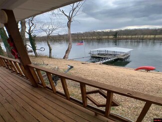 832 Valley Airport Dr, Cotter, AR 72626
