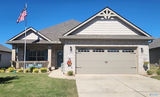 21995 Natures Cove Dr, Athens, AL 35613