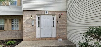 1 W Acorn Ln Unit 1D, Lake In the Hills, IL 60156