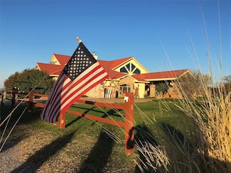 966 Feather Bay Dr, Brownwood, TX 76801