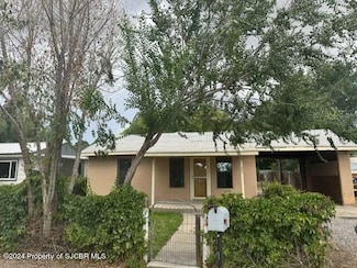 806 Pioneer Ave, Aztec, NM 87410